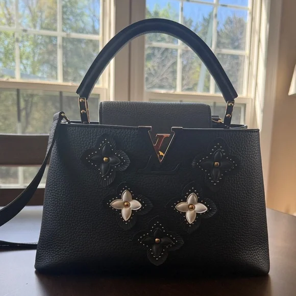 Elegant Black Designer Handbag - Picture 7 of 7